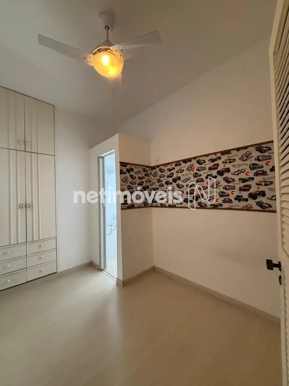 Apartment with 4 bedrooms and built-in wardrobes — photo 3