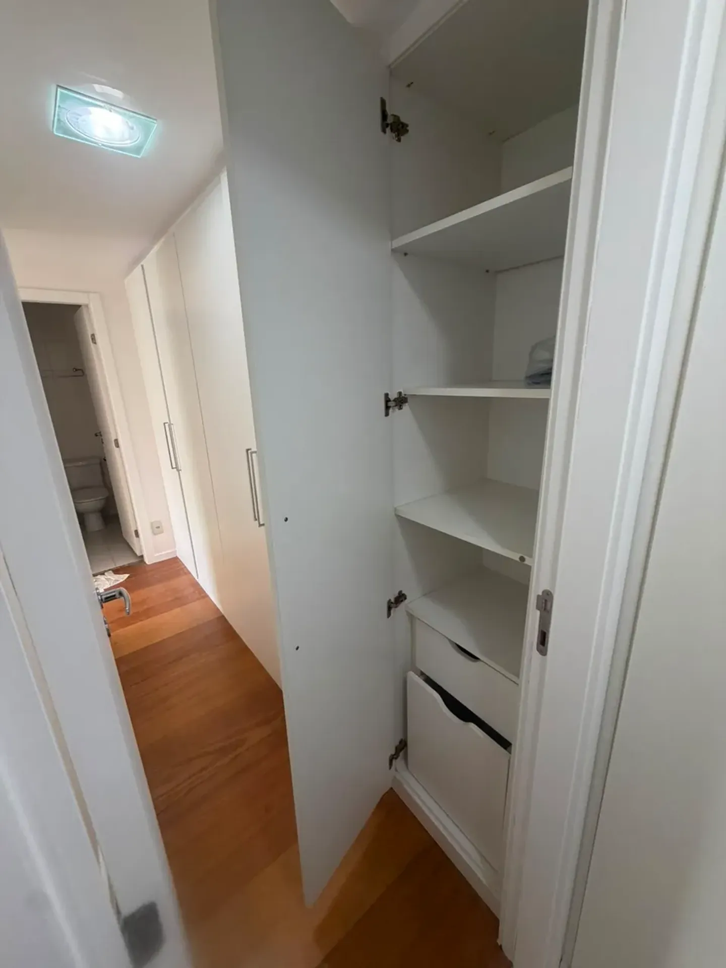 Apartment with 2 bedrooms and a balcony grill — photo 23