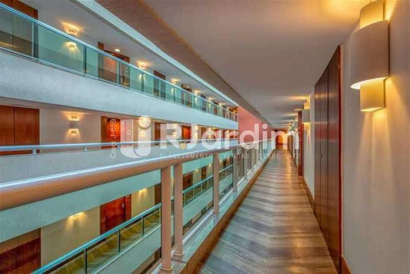 1-bedroom apartment with balcony and integrated kitchen — photo 21