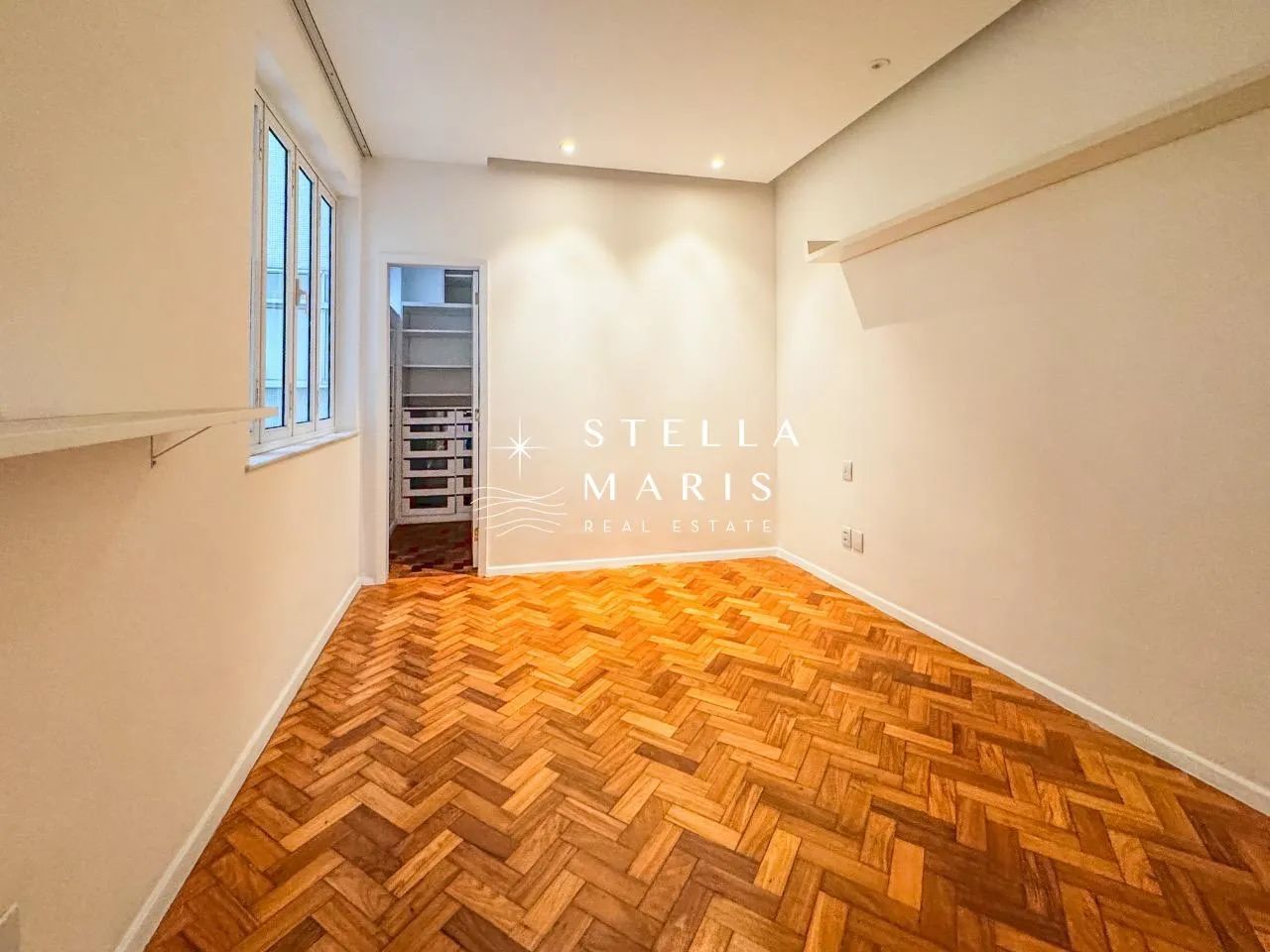 4-bedroom, 5-bath apartment with 1 parking space — photo 17