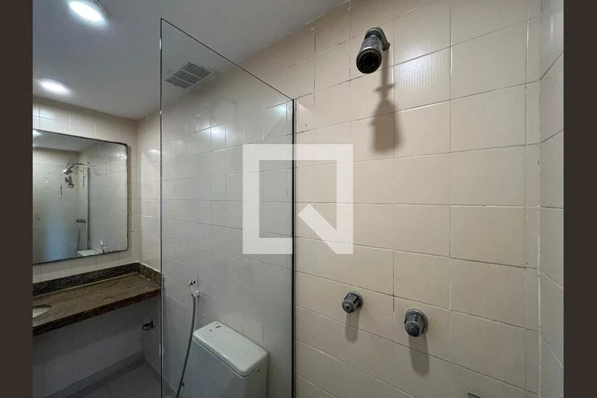 Glass-enclosed balcony in a 3-bedroom apartment, 103 m² — photo 25