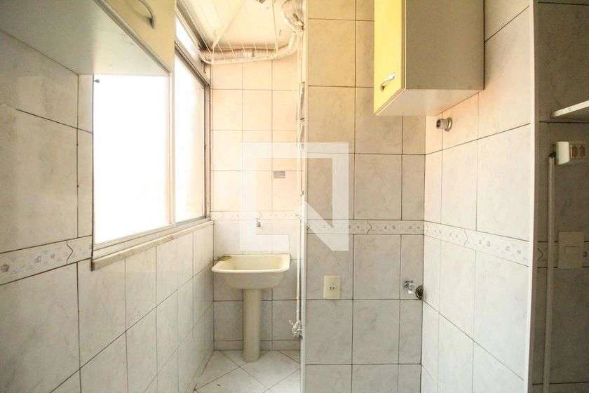 2-bedroom apartment with a separate kitchen