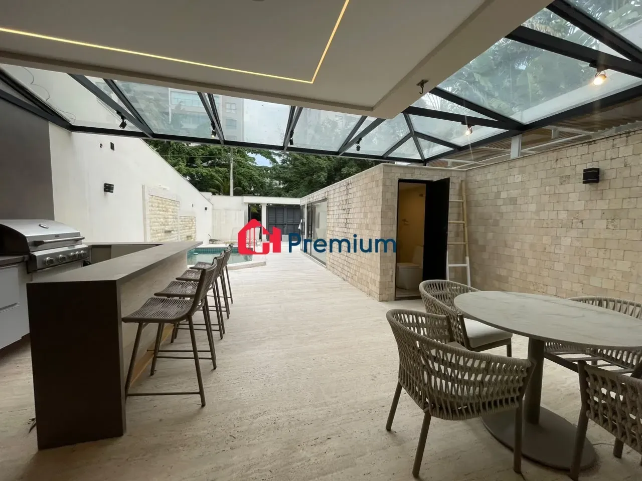 Furnished house with 3 bedrooms and open-plan kitchen — photo 14