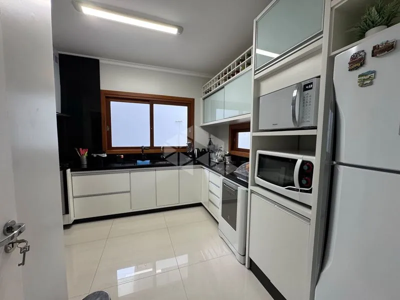238 m² house with a home office and a dishwasher — photo 8