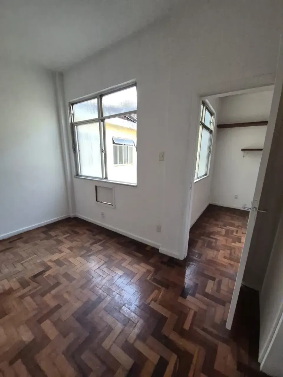 Apartamento de 1 quarto com vaga e armários — photo 2