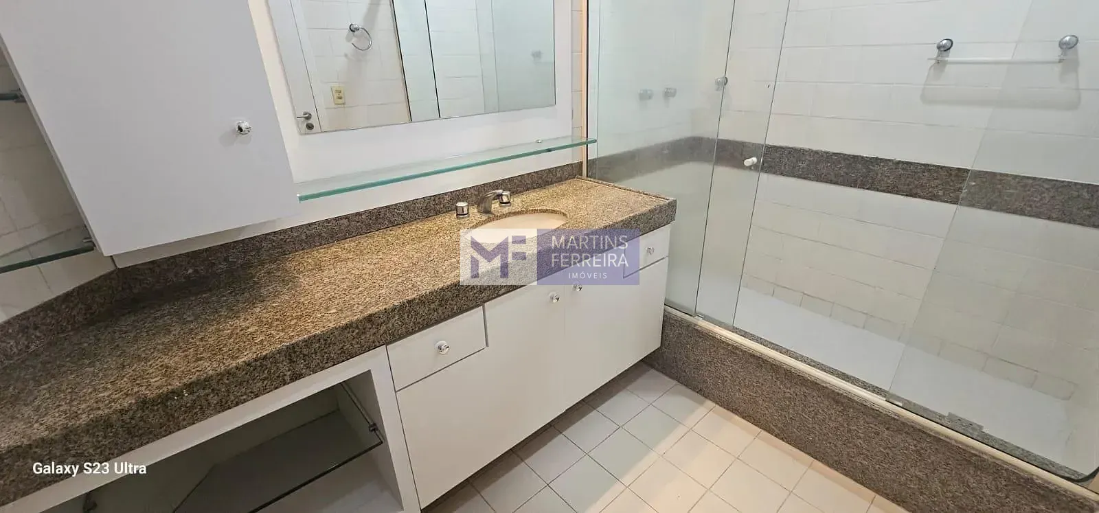 Unfurnished apartment with 3 bedrooms and 5 bathrooms — photo 22
