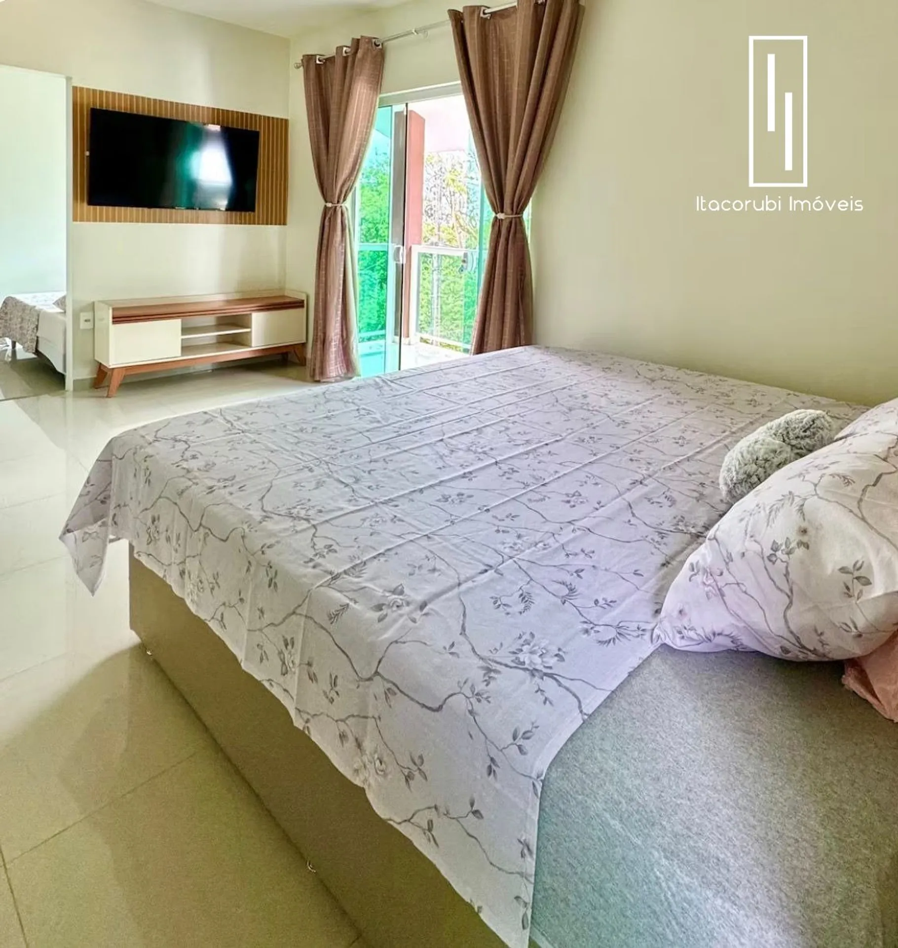 Furnished 2-bedroom house with an en-suite and pool