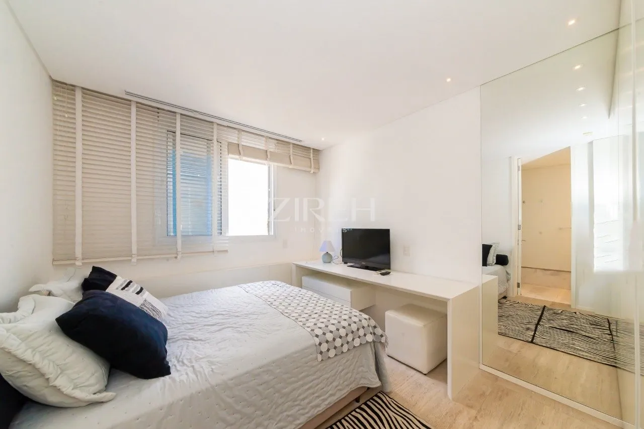 3-bedroom apartment with a home office — photo 13
