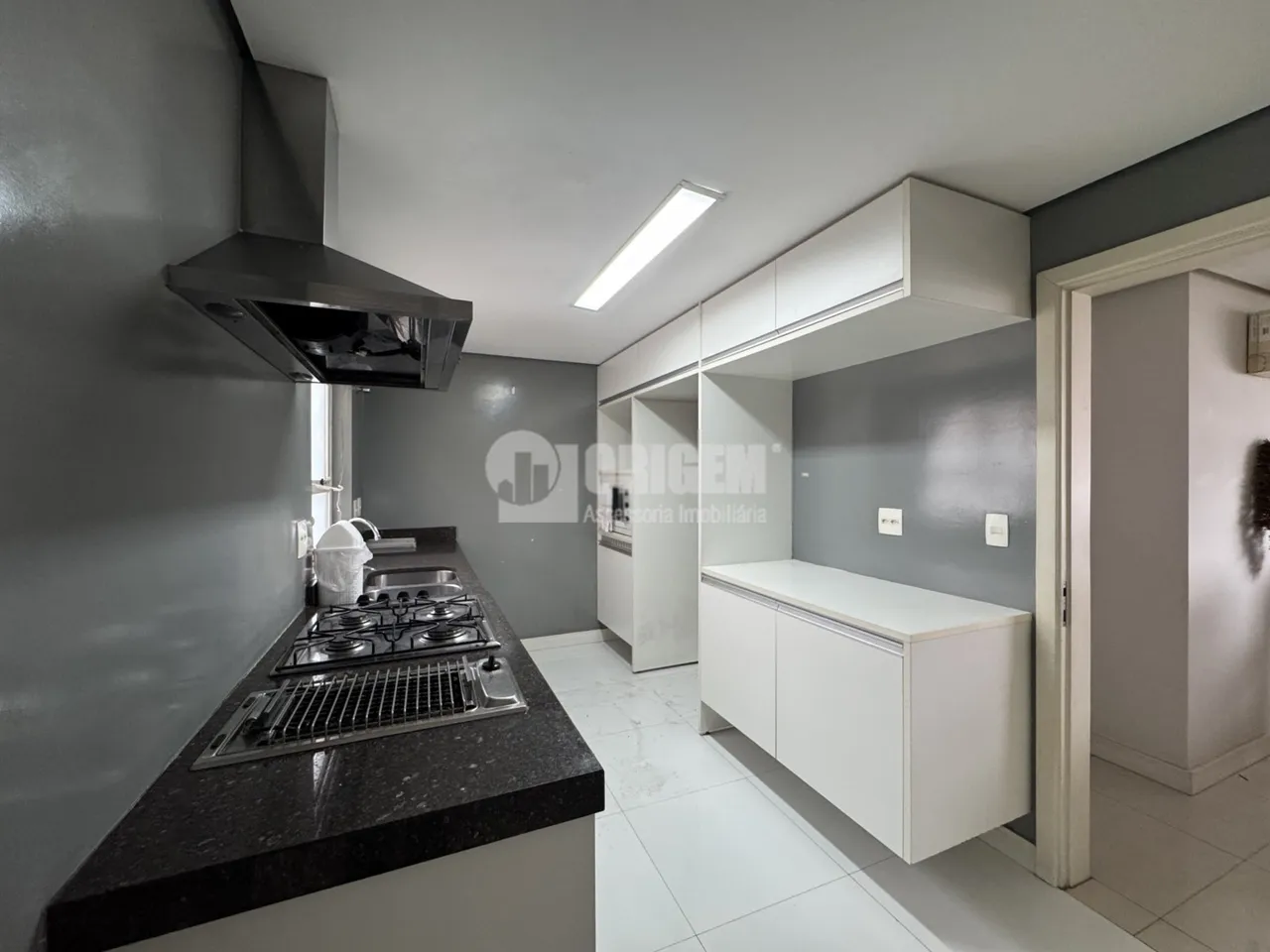 Apartamento de 2 habitaciones con balcón acristalado — photo 8