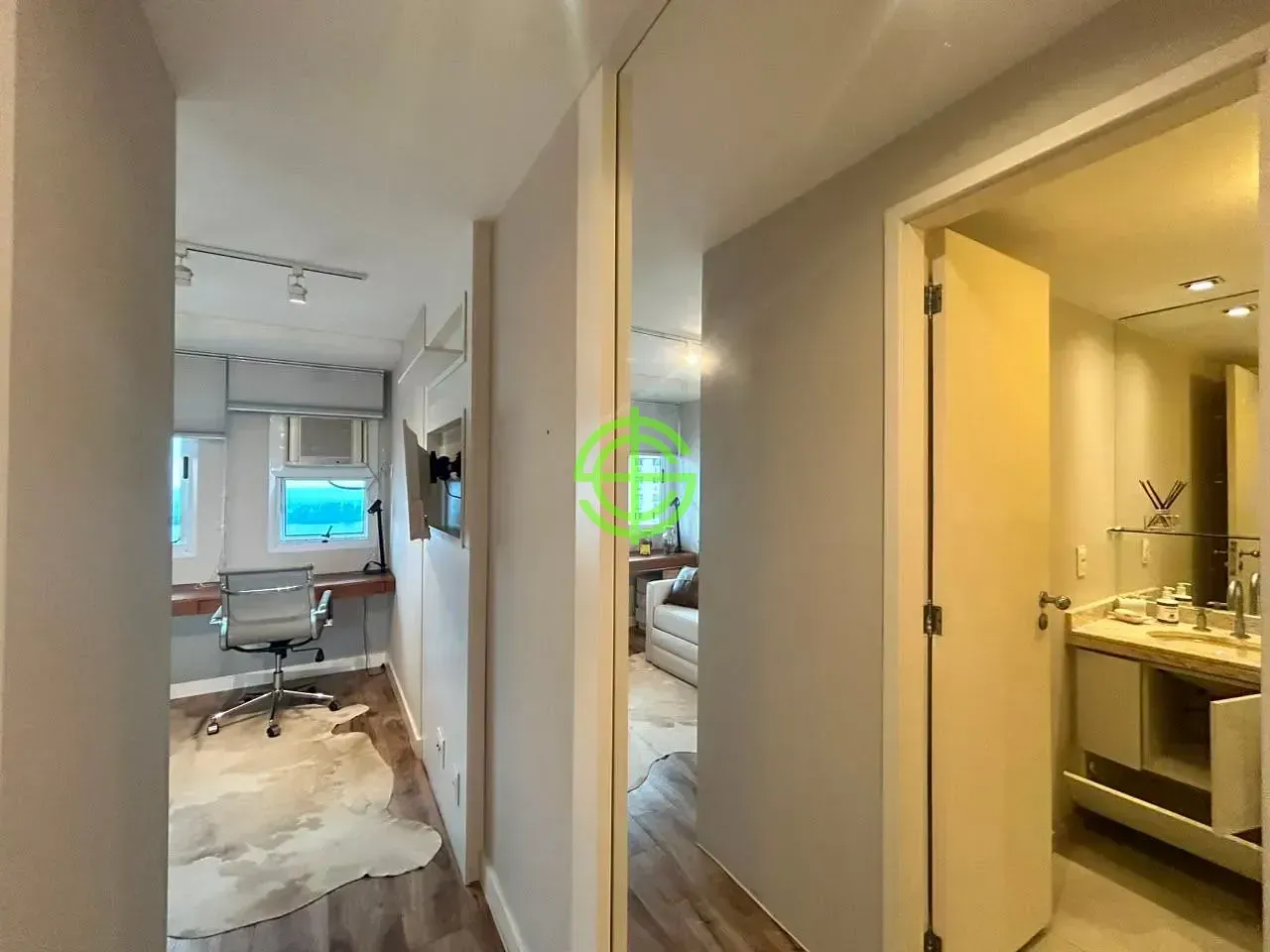 Furnished apartment with 2 bedrooms and 3 bathrooms — photo 28