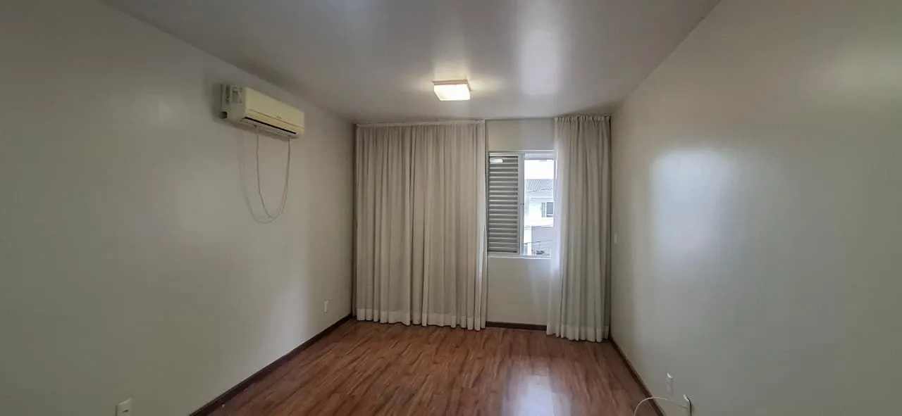 4-bedroom apartment with glass balcony and 152 m² — photo 21