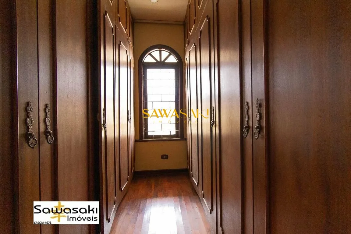 House with 8 bedrooms, 4 en-suites and private garden — photo 40