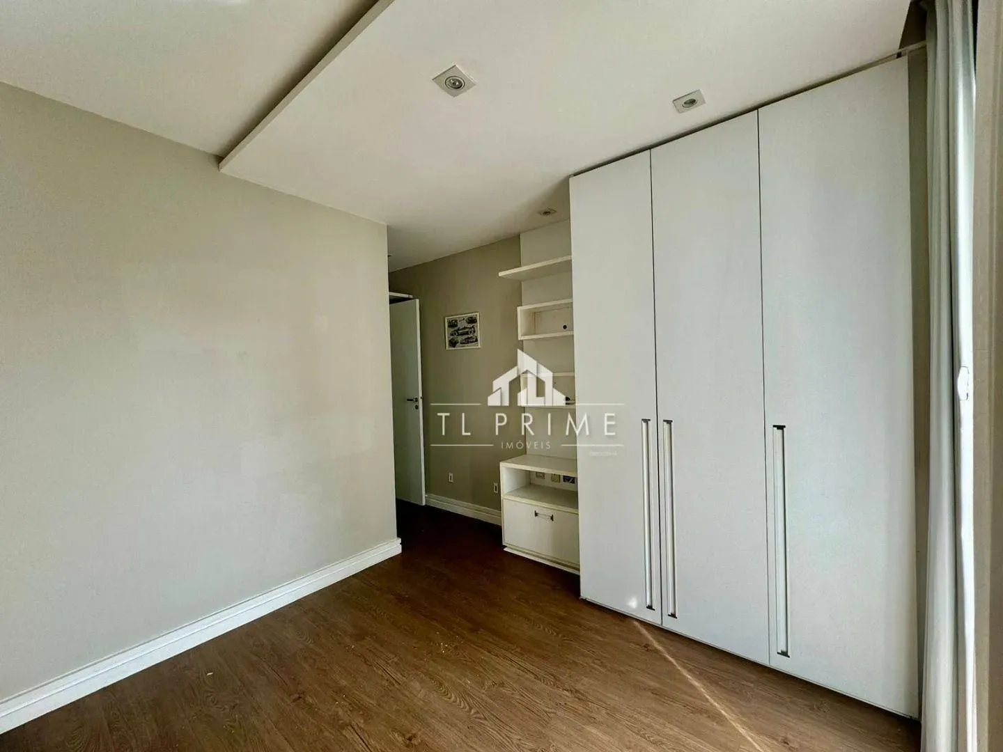 Furnished apartment, 98 m², with a water view — photo 24