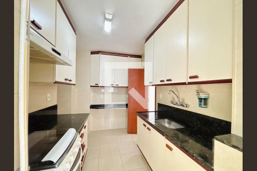 Unfurnished 3-bedroom apartment with gas kitchen — photo 10