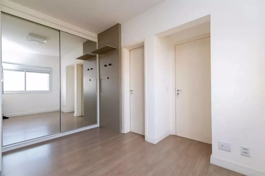 Apartamento de 2 dormitorios con balcón cerrado en vidrio — photo 23