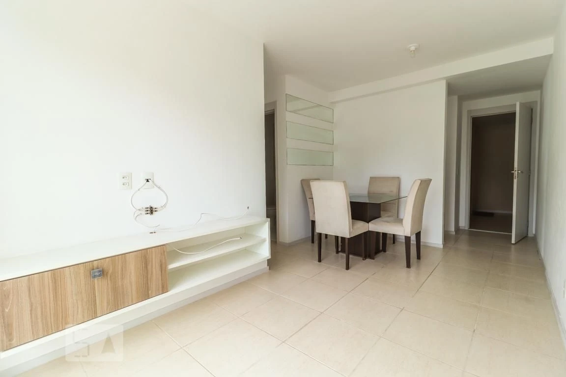 Unfurnished 3-bedroom apartment with balcony — photo 12