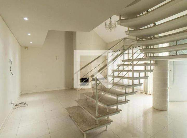 4-bedroom rental house with 316 m² and 3 parking spots — photo 5