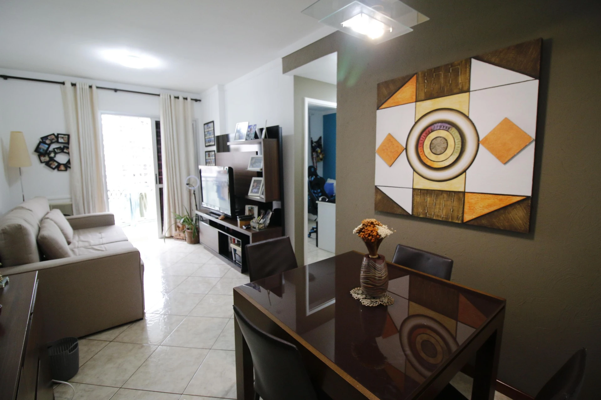 Furnished 3-bedroom apartment with balcony and pool — photo 12