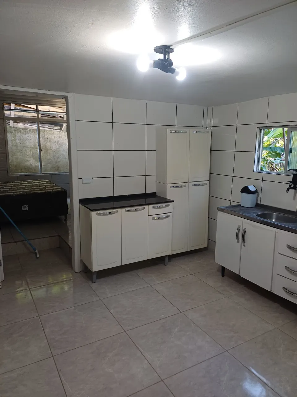 Unfurnished studio with 1 bedroom and 1 bathroom — photo 8