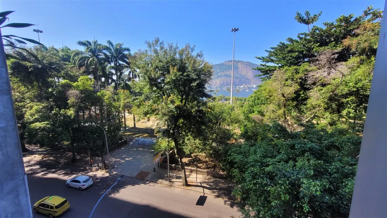 4-bedroom apartment with 280 m² and a glassed balcony — photo 19