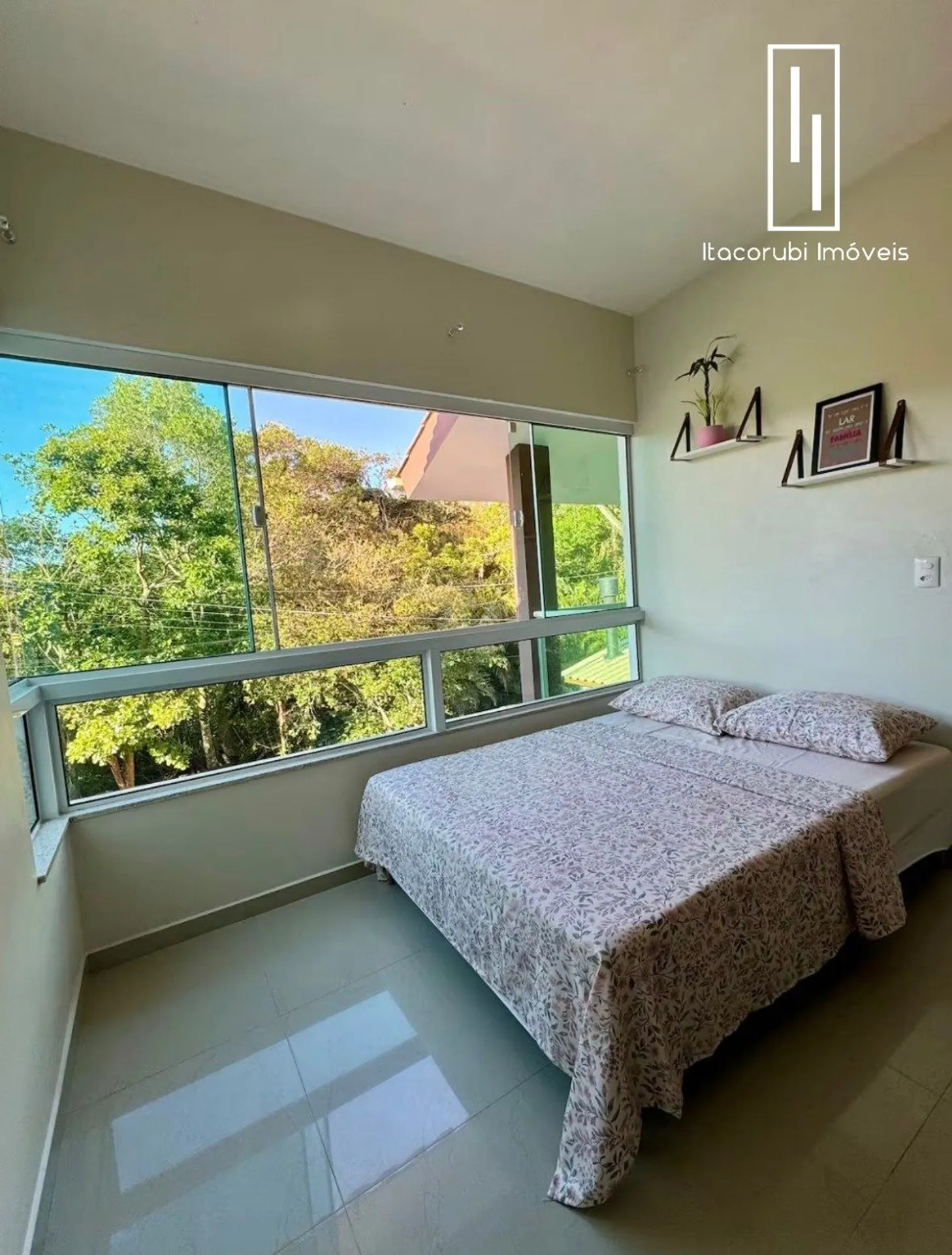 Furnished 2-bedroom house with an en-suite and pool — photo 10