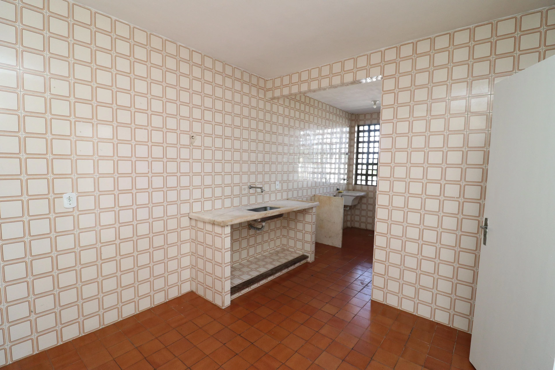 Apartamento com cozinha fechada e 2 quartos — photo 2