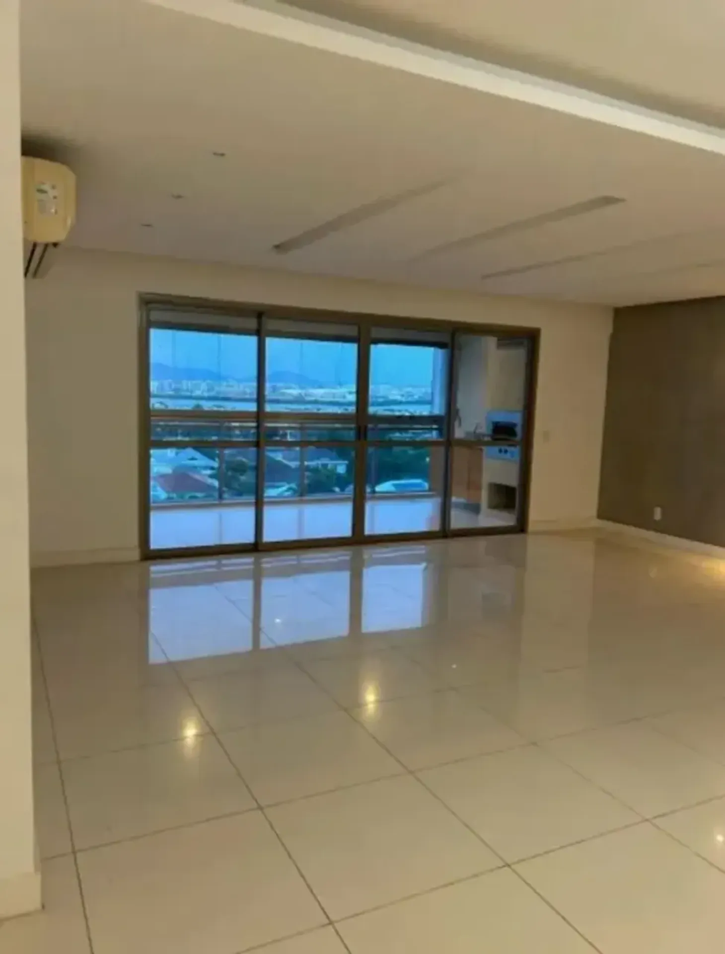 Apartamento com 4 quartos e 5 banheiros, fogão a gás — photo 7