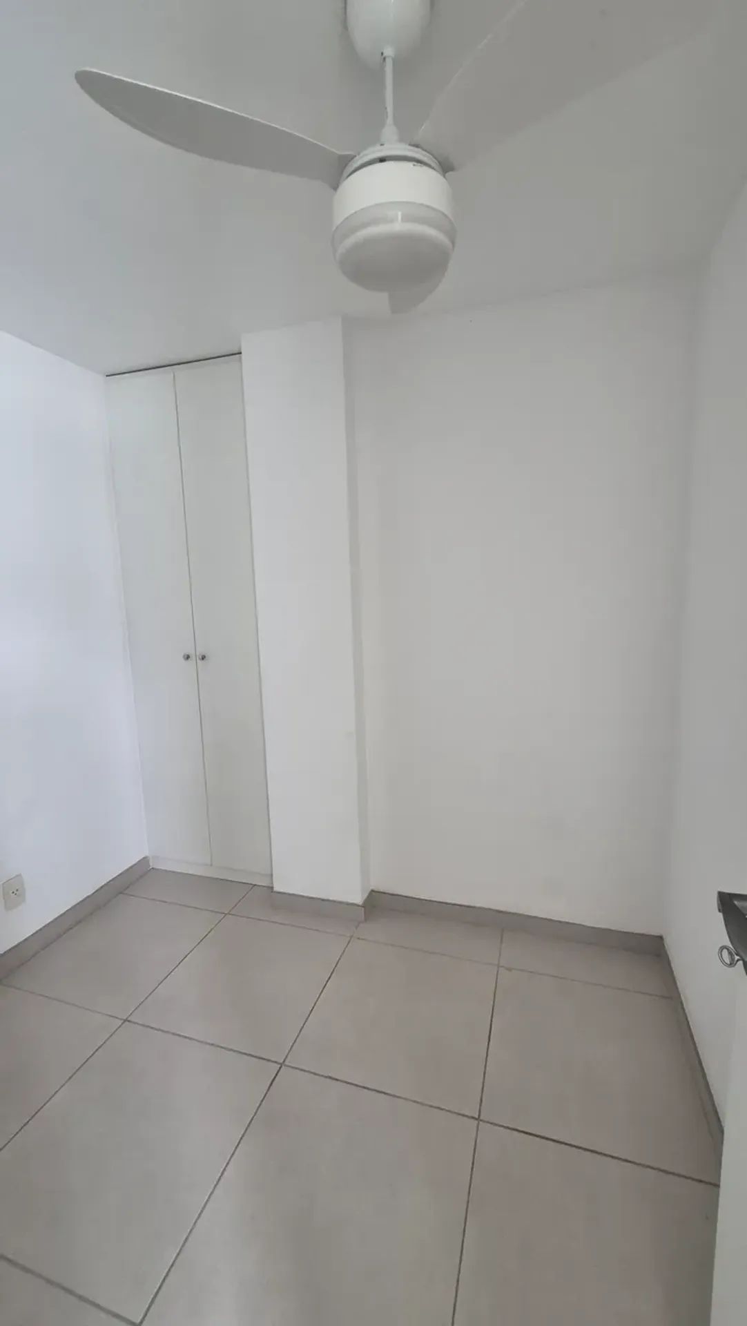 Apartment on the 6th floor with wood or laminate floors — photo 7