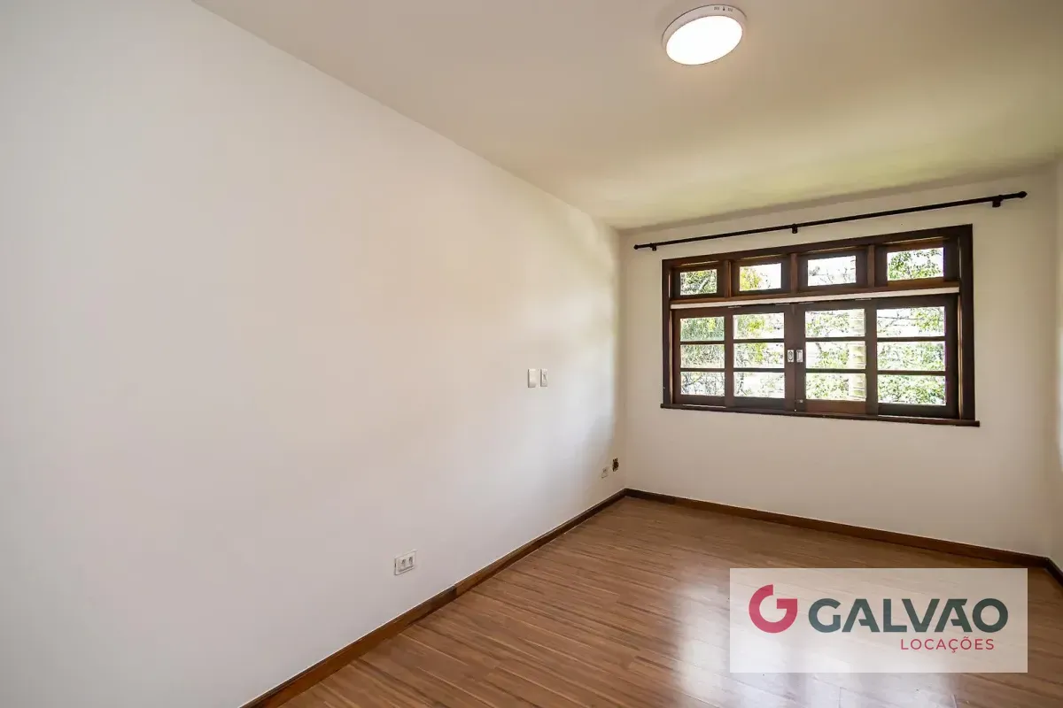 Ванна та 3 спальні: будинок 210 м² — photo 5