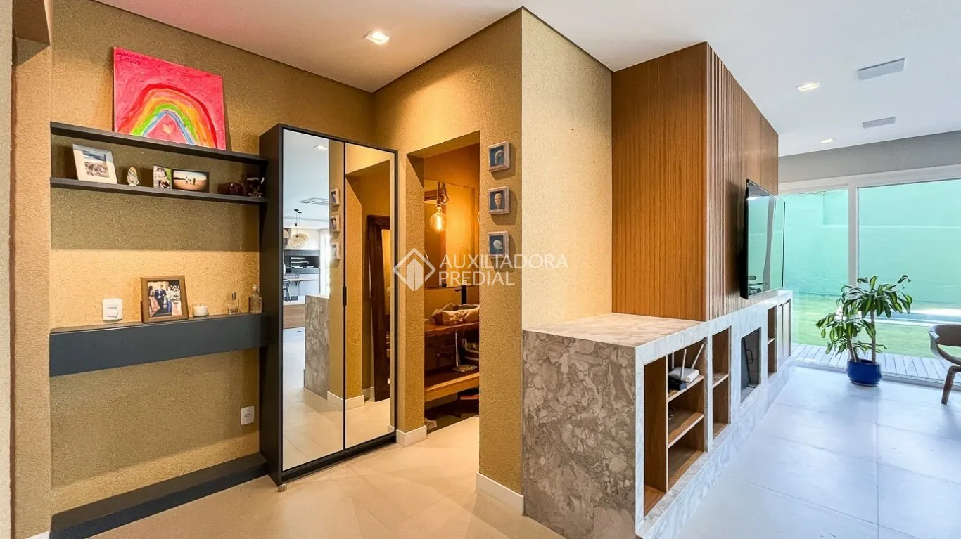 Furnished 431 m² house with 4 bedrooms and 6 bathrooms — photo 13