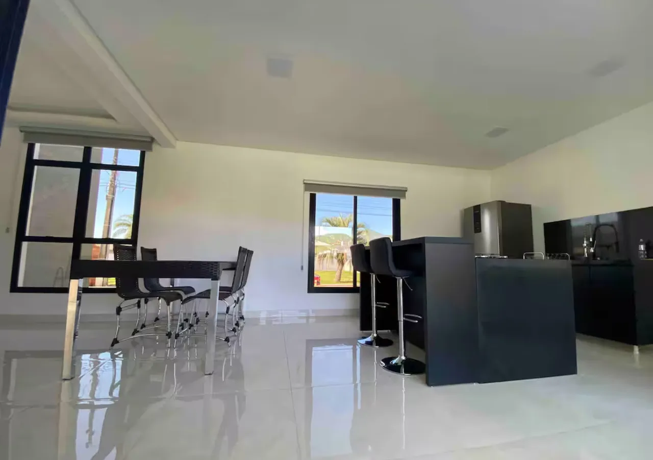 House with 3 bedrooms and 3 bathrooms plus balcony — photo 11