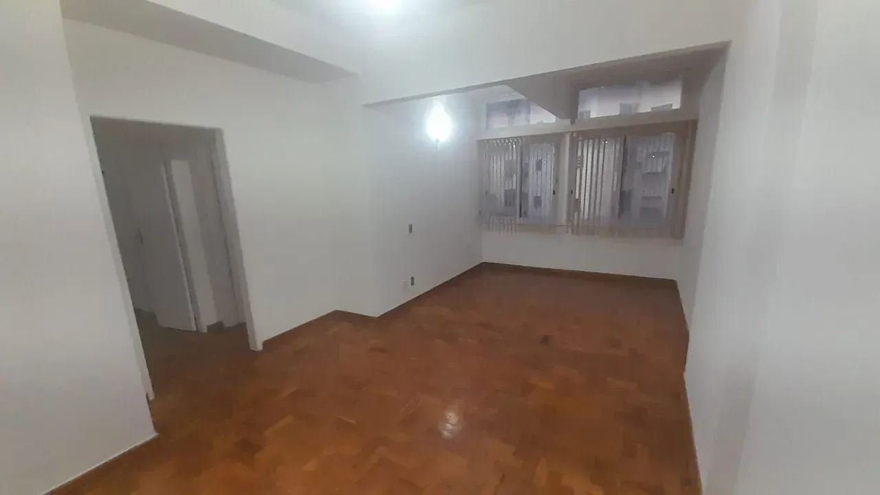 Apartamento com 2 quartos e box no banheiro — photo 2