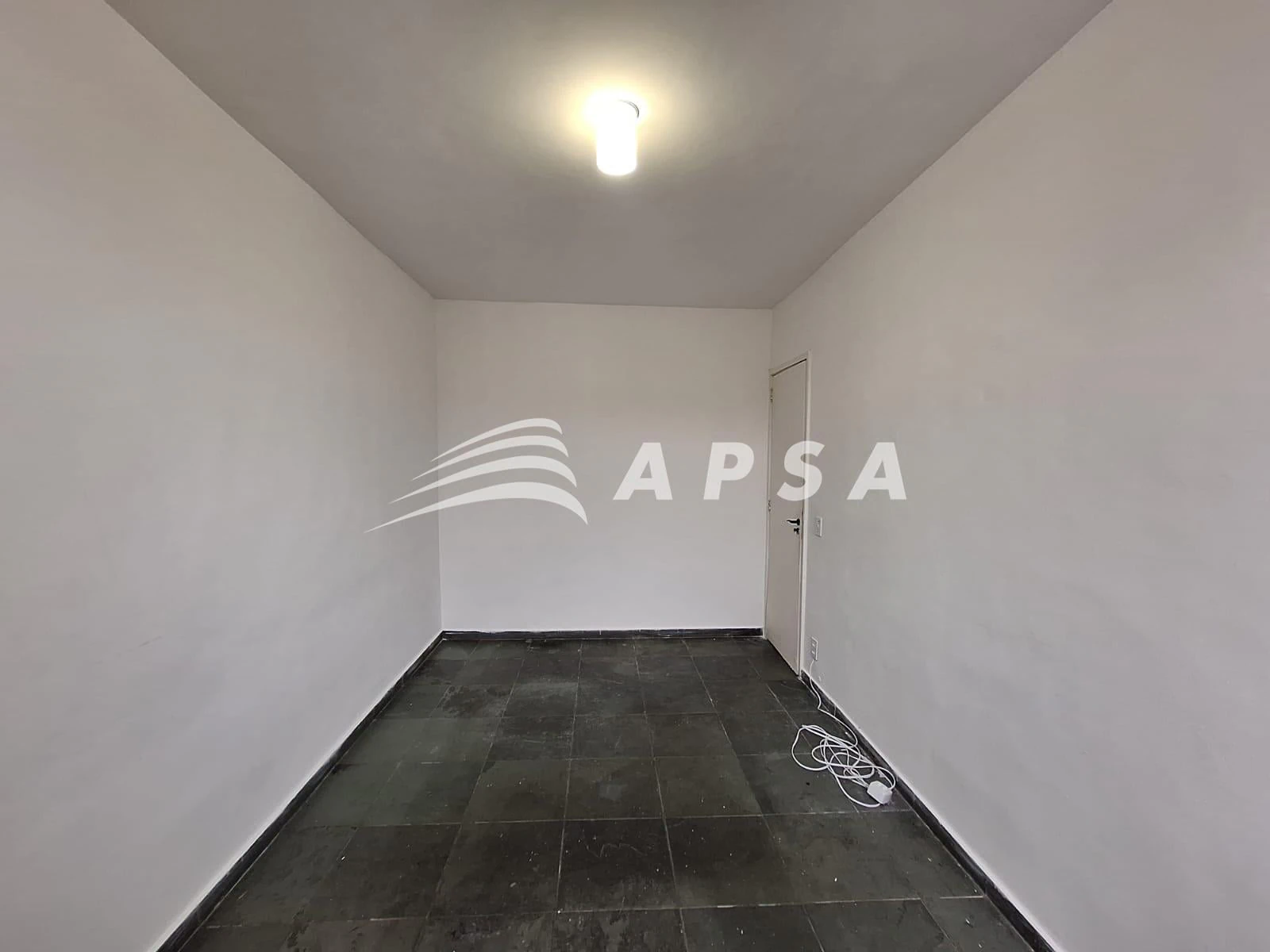 Unfurnished 57 m² apartment with 2 bedrooms and a balcony — photo 7