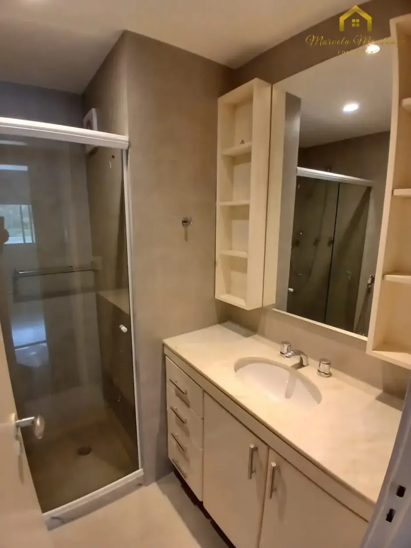 Apartment, 109 m², with a glass-enclosed balcony — photo 8