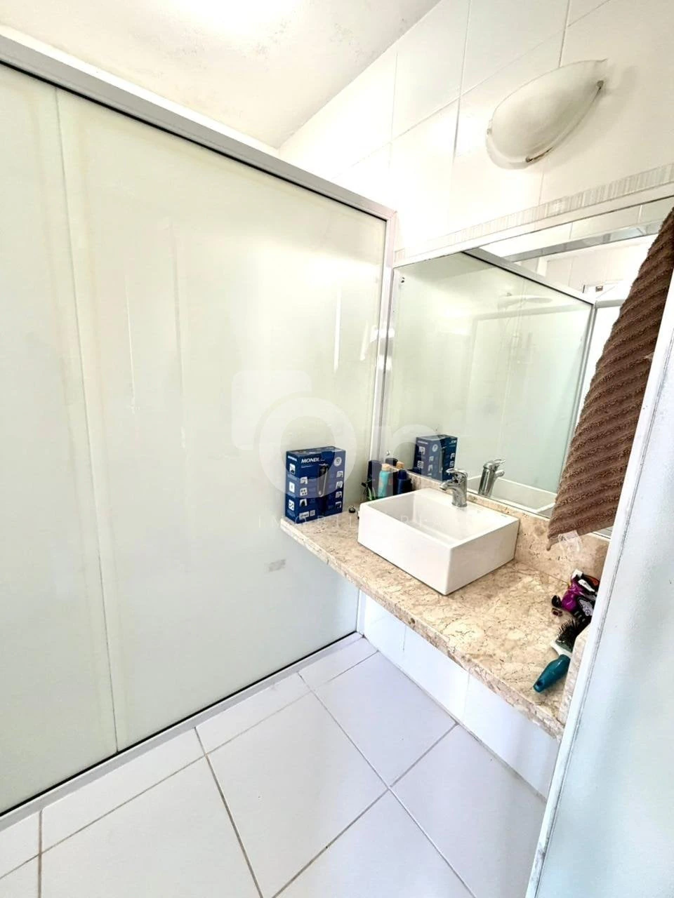 Furnished house, 224 m², with floor-to-ceiling windows — photo 28