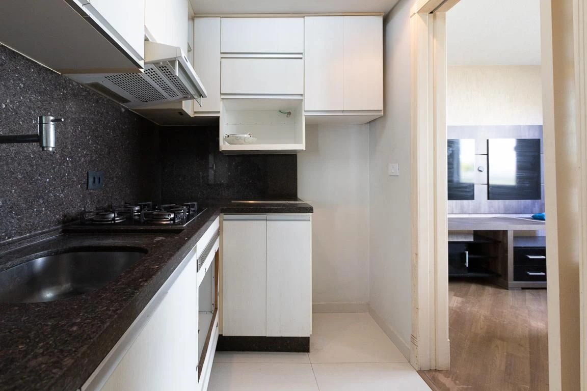2-bedroom apartment with a home office in Curitiba — photo 9