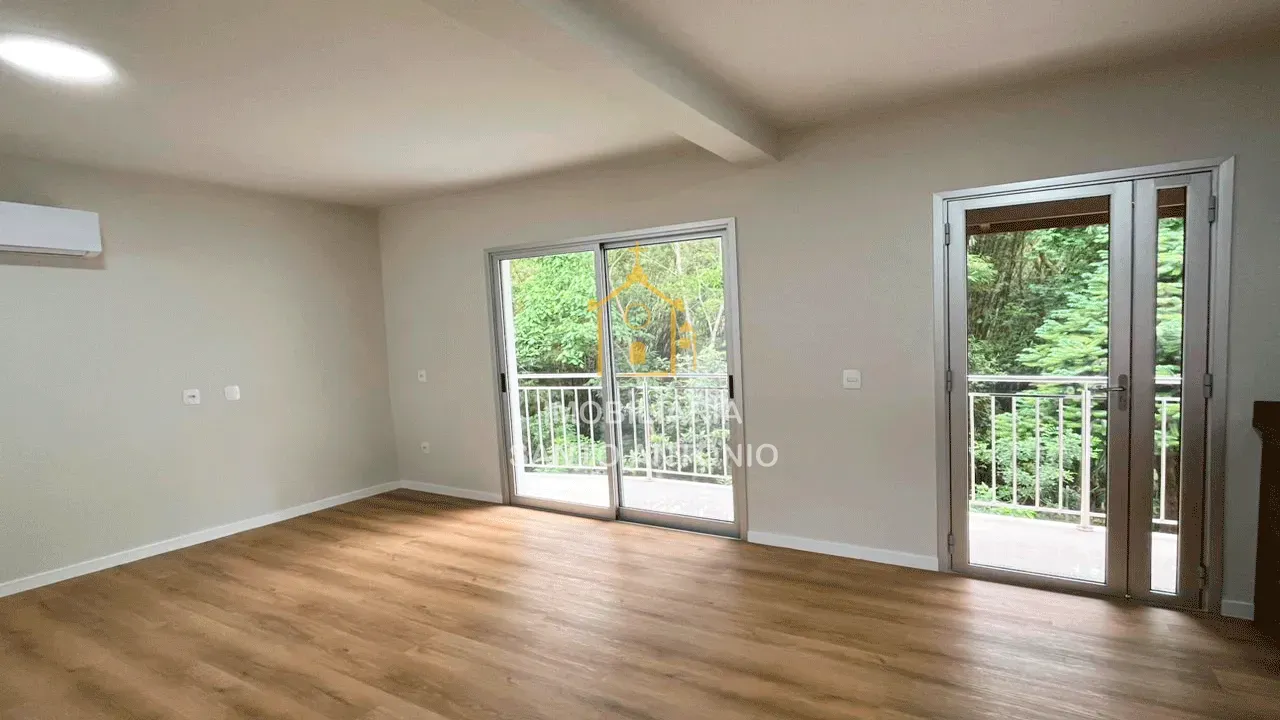 Condo house with 2 bedrooms and 2 parking spaces