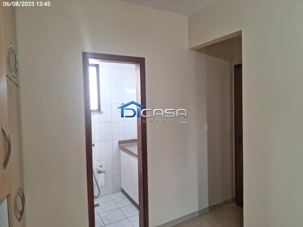 2-bedroom apartment with a walk-in closet — photo 2
