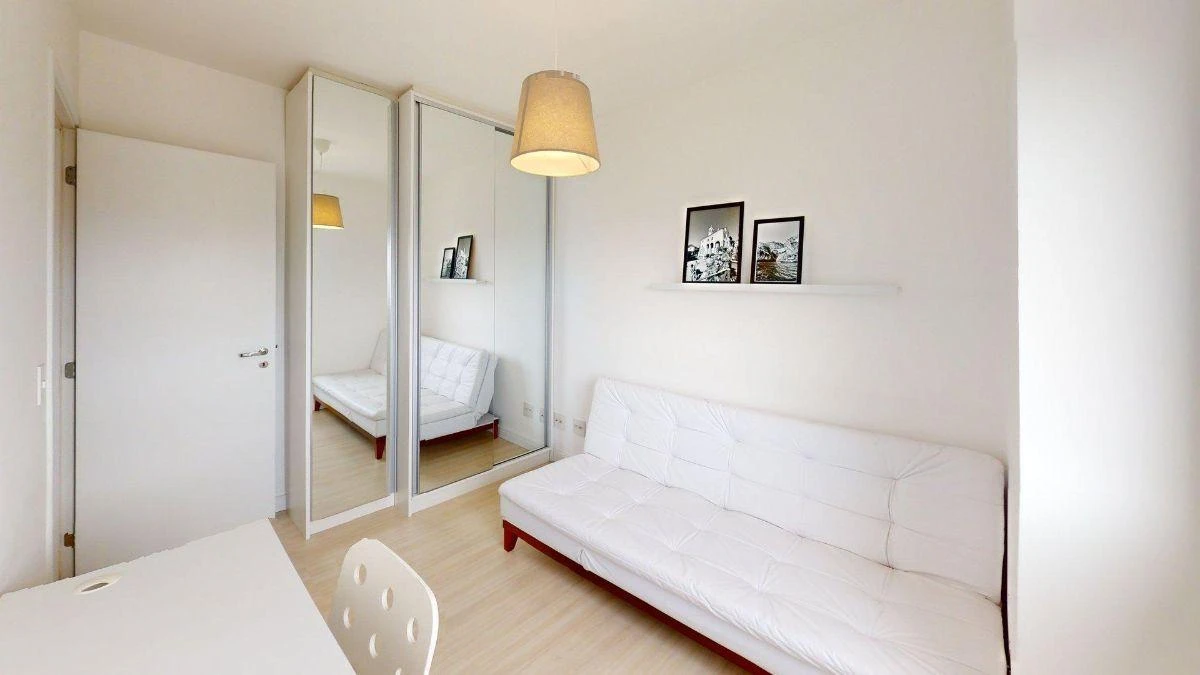 Furnished apartment, 95 m², with a glass-enclosed balcony — photo 19