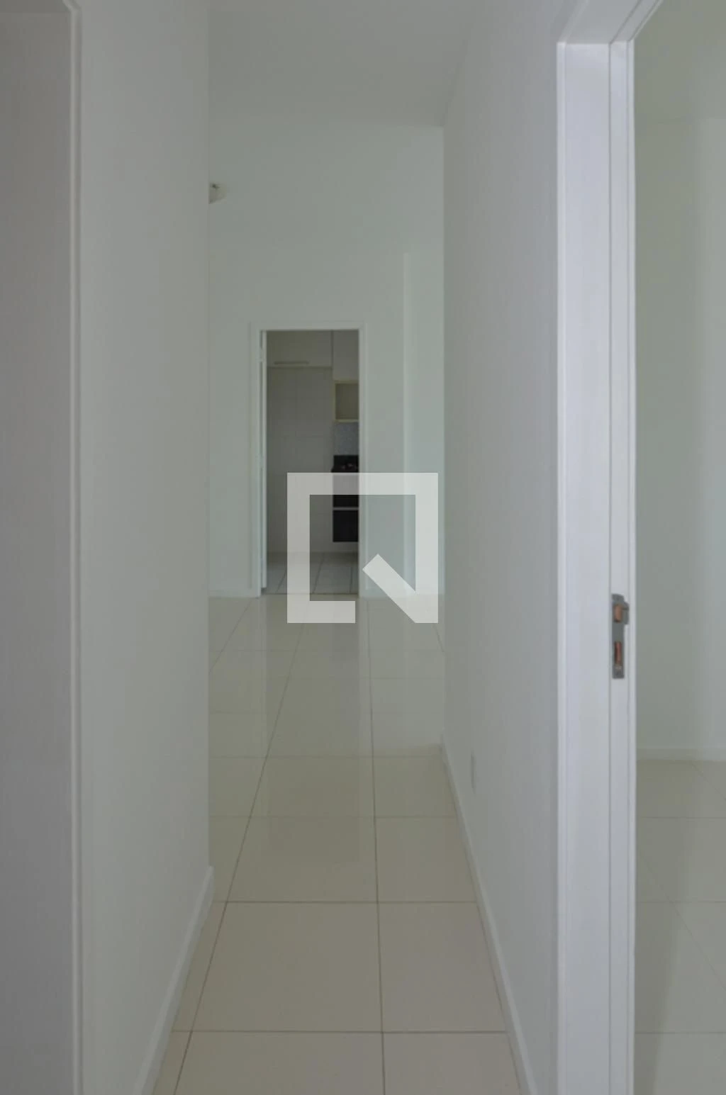 Квартира 80 м² із заскленим балконом та робочим місцем — photo 43