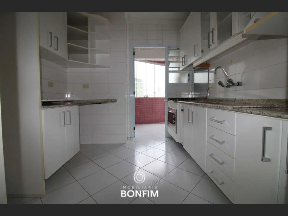 Unfurnished 3-bedroom apartment with 3 bathrooms — photo 2