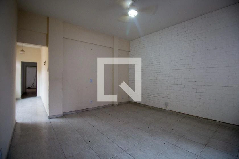 Apartamento sin amueblar con 2 dormitorios y 1 baño