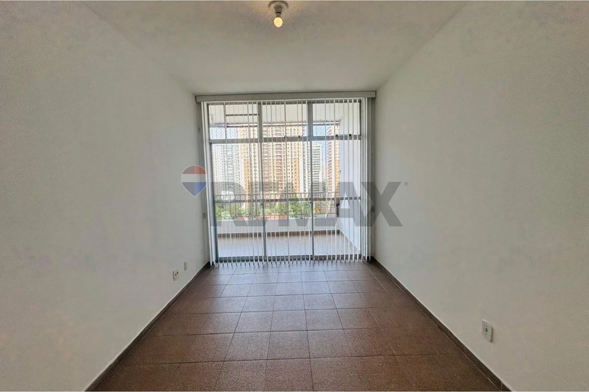 One-bedroom apartment in a building with a sauna — photo 8