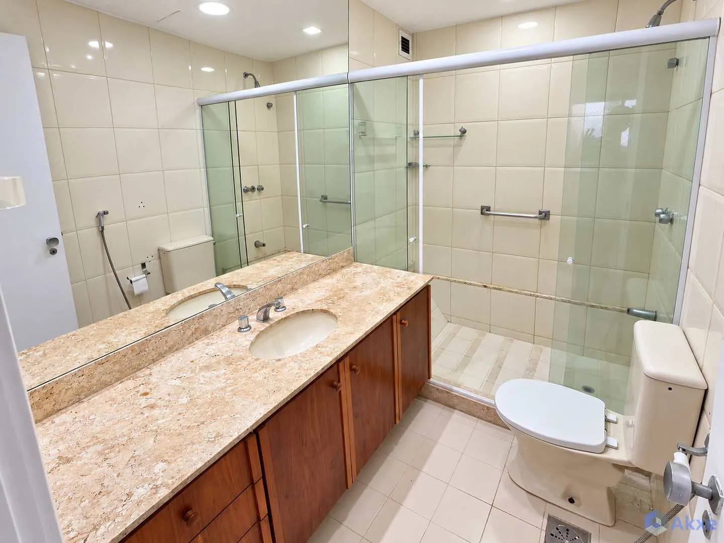 Apartamento de 2 quartos em condomínio com piscina aquecida — photo 18