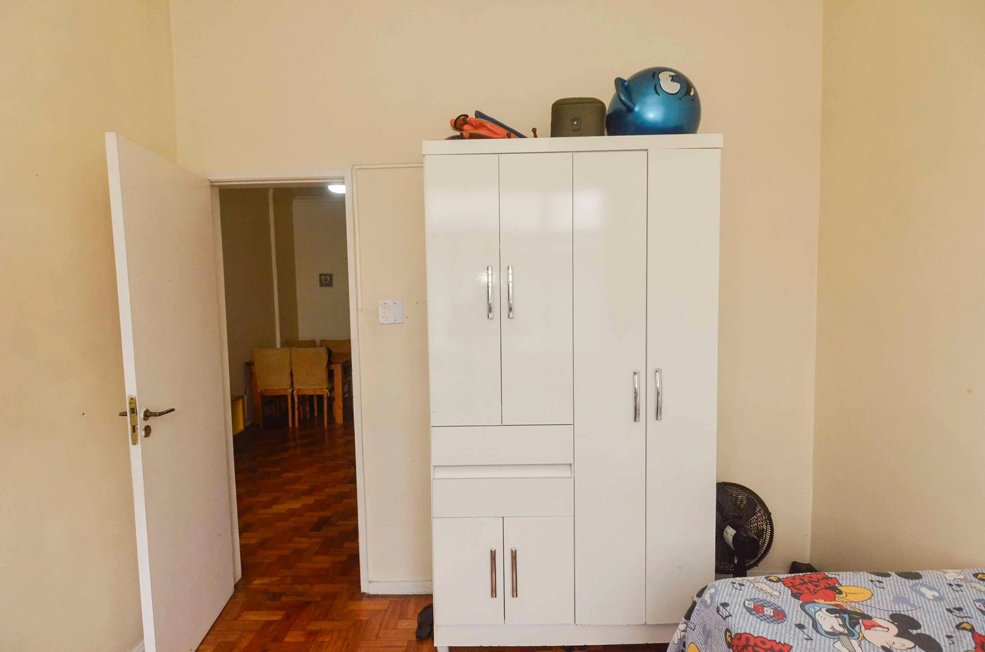 Пральна машина та 2 спальні: квартира 76 м² — photo 31