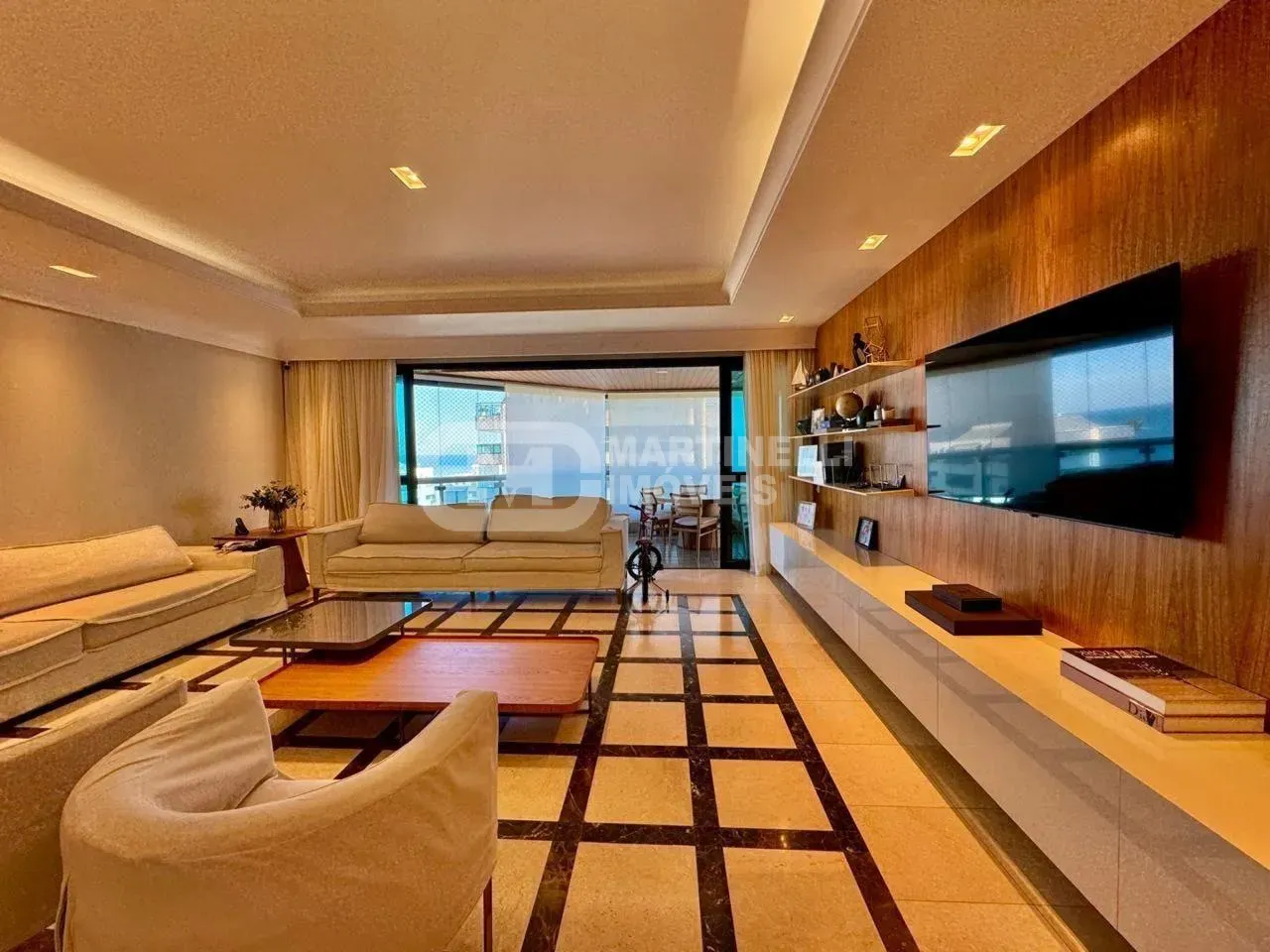 Apartamento mobiliado com 4 quartos e cozinha americana