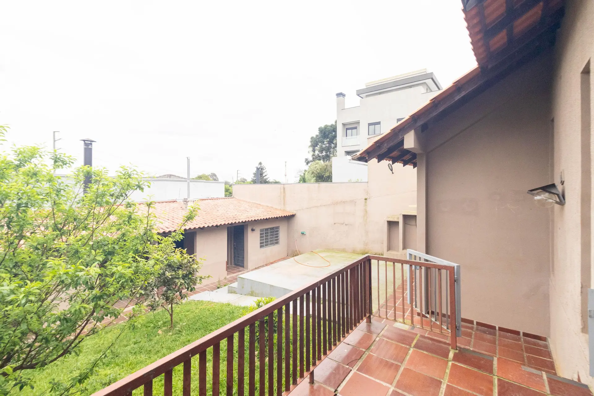 House, 195 m², with floor-to-ceiling windows — photo 10