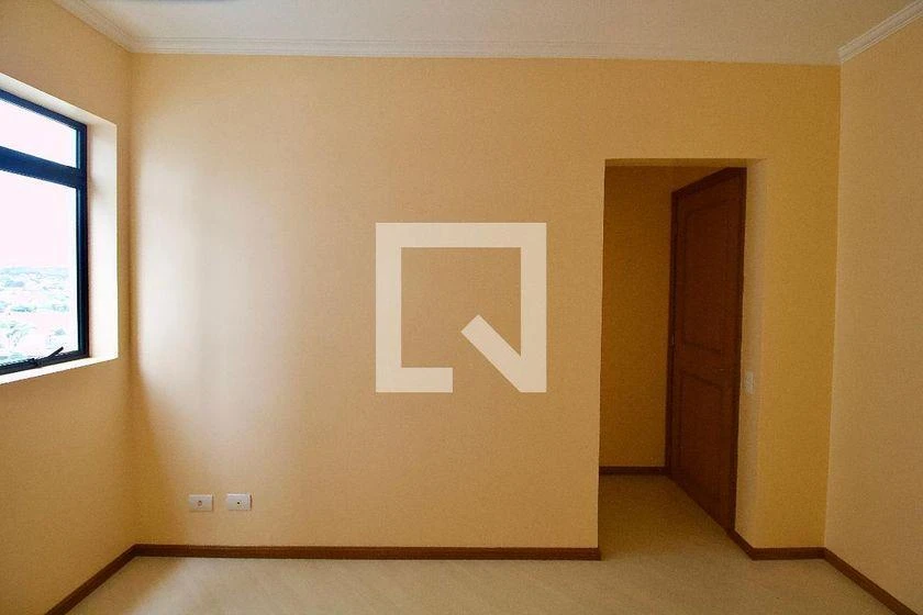 147 m² apartment with a home office and a bathtub — photo 40