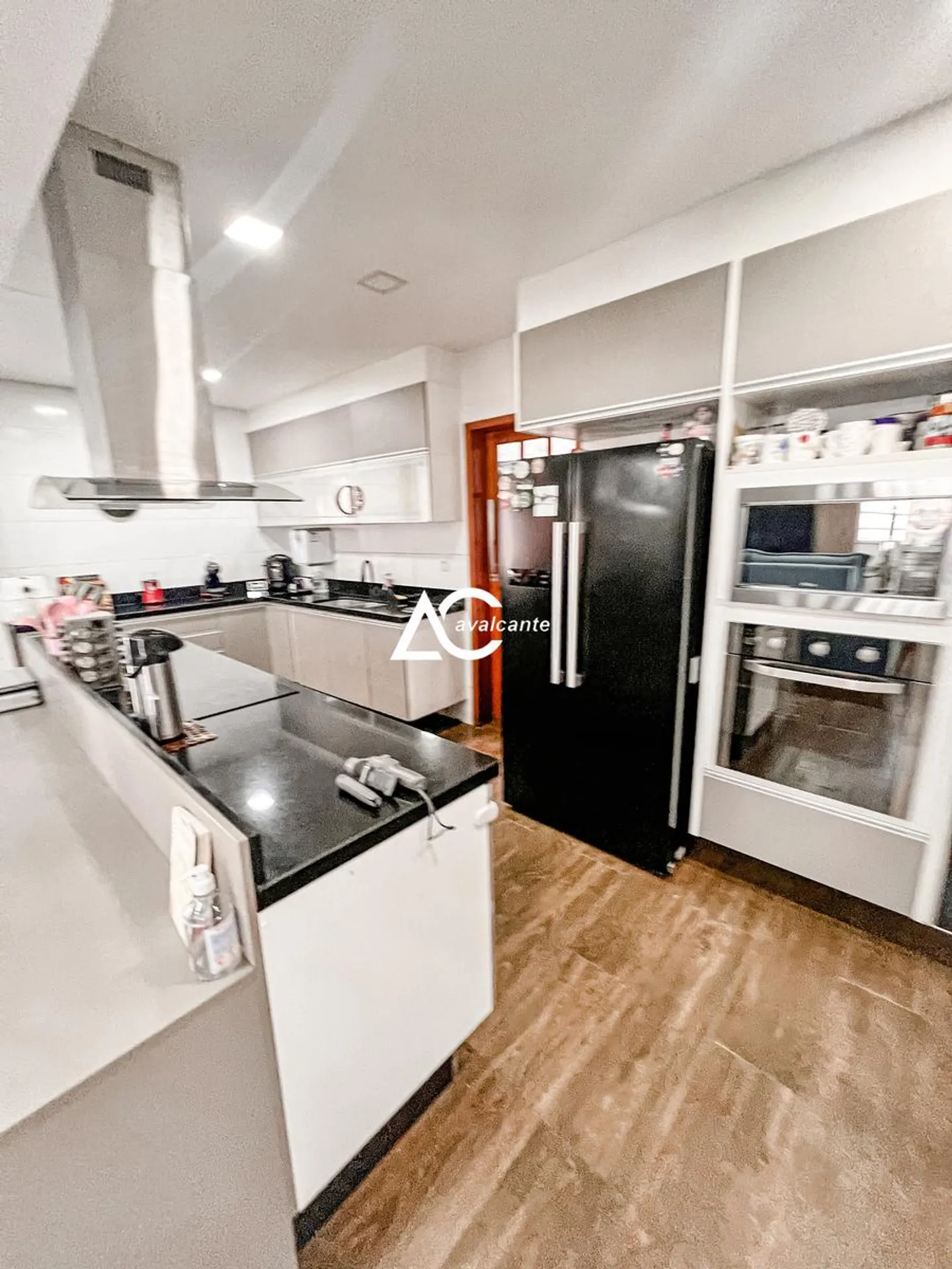 Washing machine in a 3-bedroom house, 360 m² — photo 33