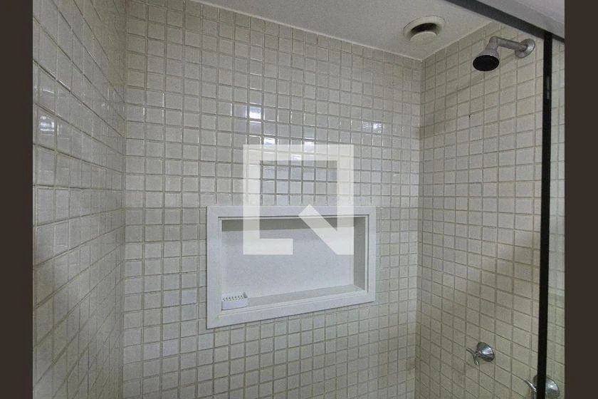 80 m² apartment with a pool in the building — photo 31